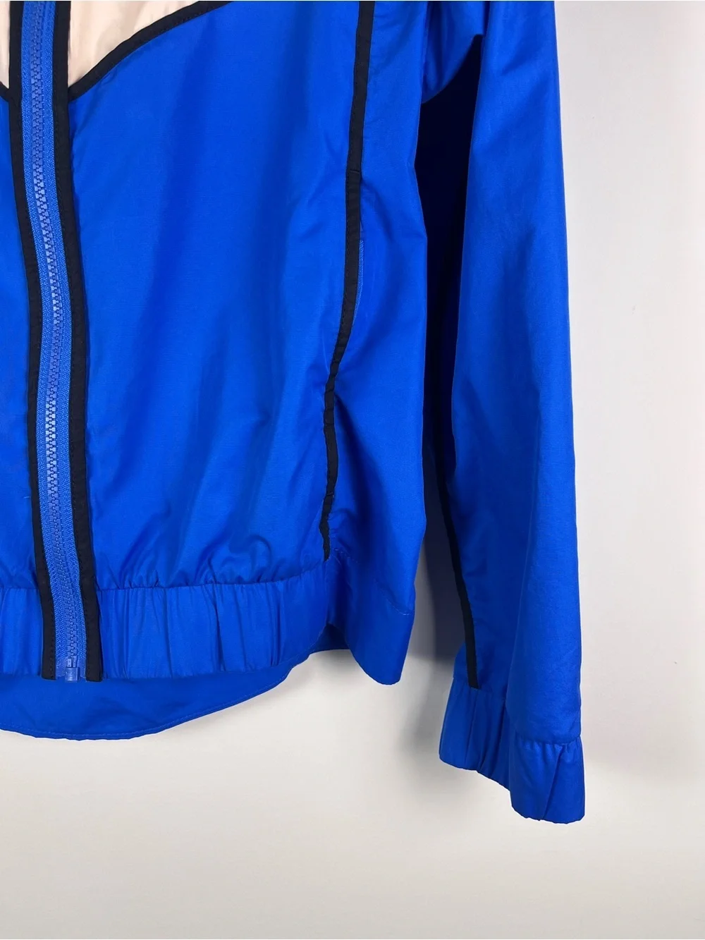 Nike Womens Sportswear Windrunner Jacket Size Medium Athletic Gym Y2K 1970 1980